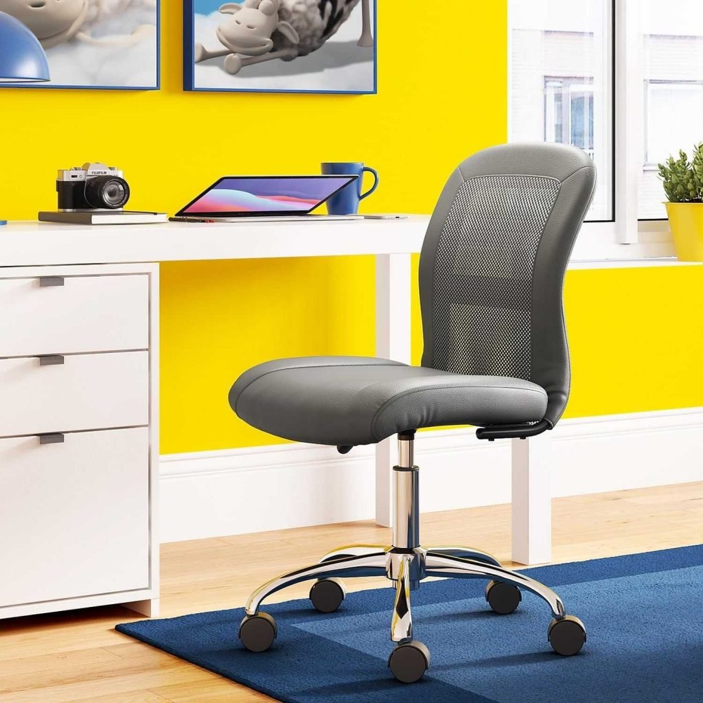 The Serta Essential Chair Breezes into Your Bedroom Study Zone